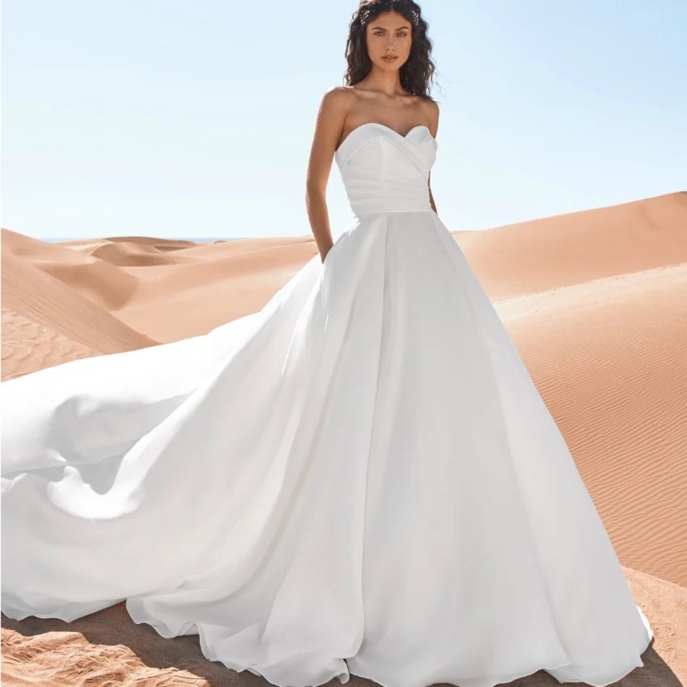 Pronovias Geiranger